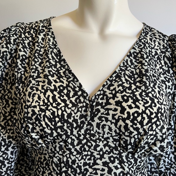 Leopard Print Puff Sleeve Crop Top - Picture 3 of 6